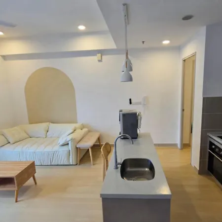 Neat63 1Br Sky Suite At Trion Neo